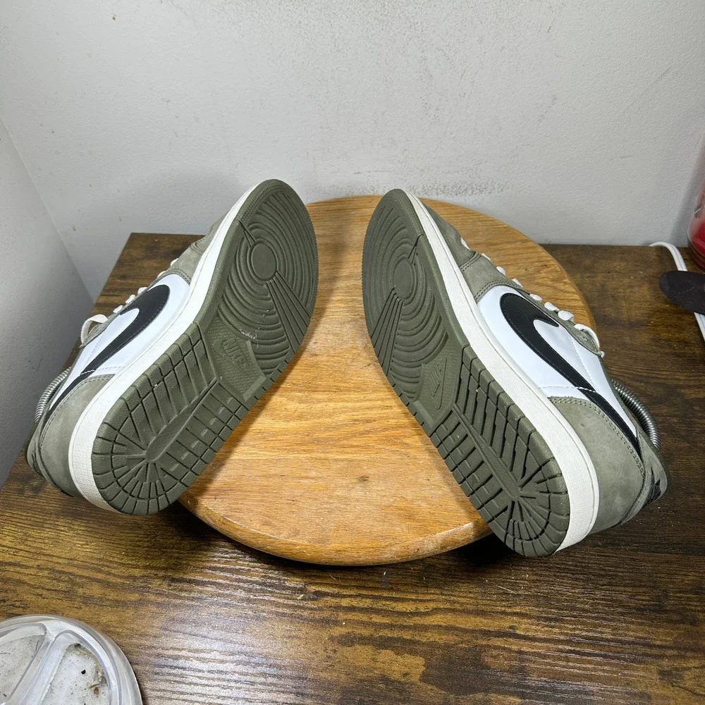 Nike Air Jordan 1 Retro Low OG Medium Olive Black White HQ6998-200 Mens 8.5